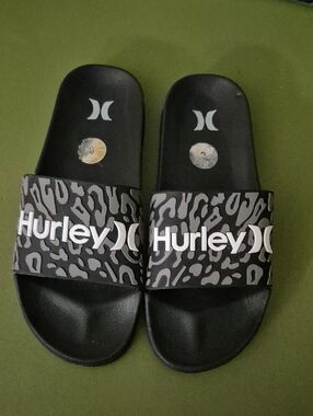 Hurley Black & Gray Leopard-Print Slide Sandals